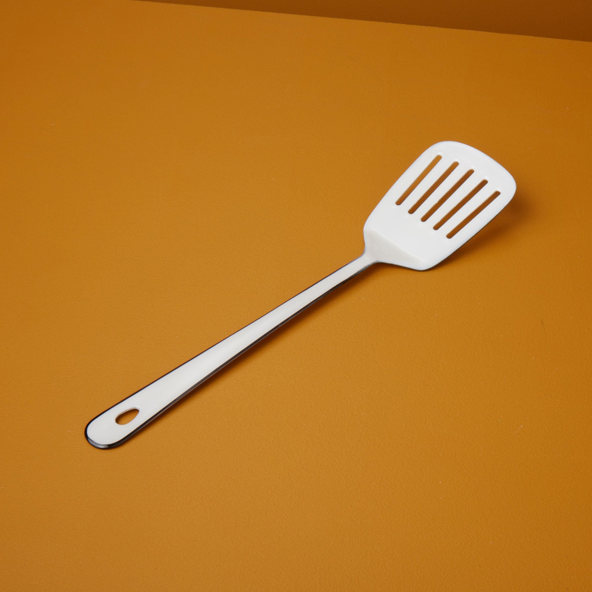 Hani Enameled Spatula - Tea + Linen