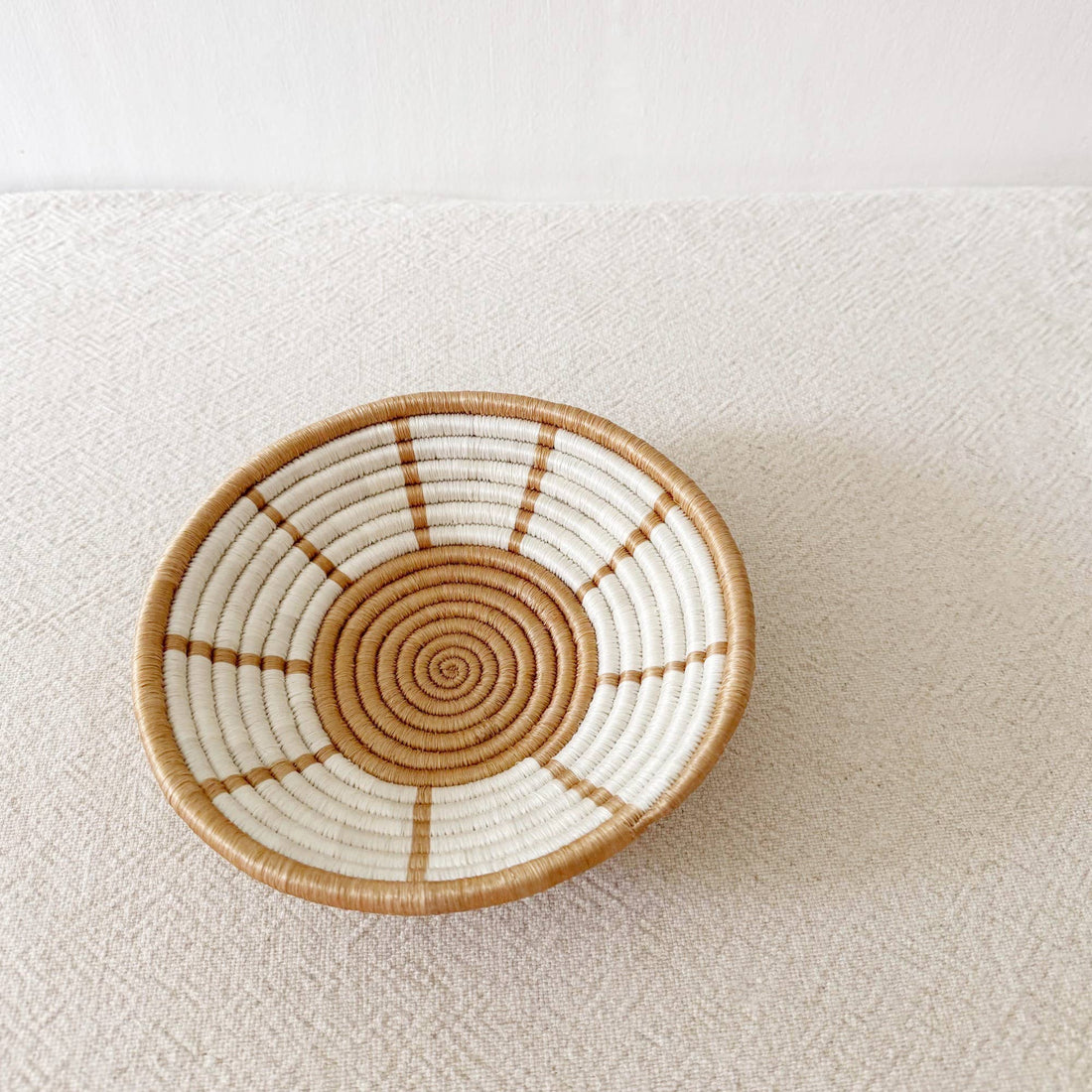 Handwoven Sisal Basket — Rwanda (8&quot;)