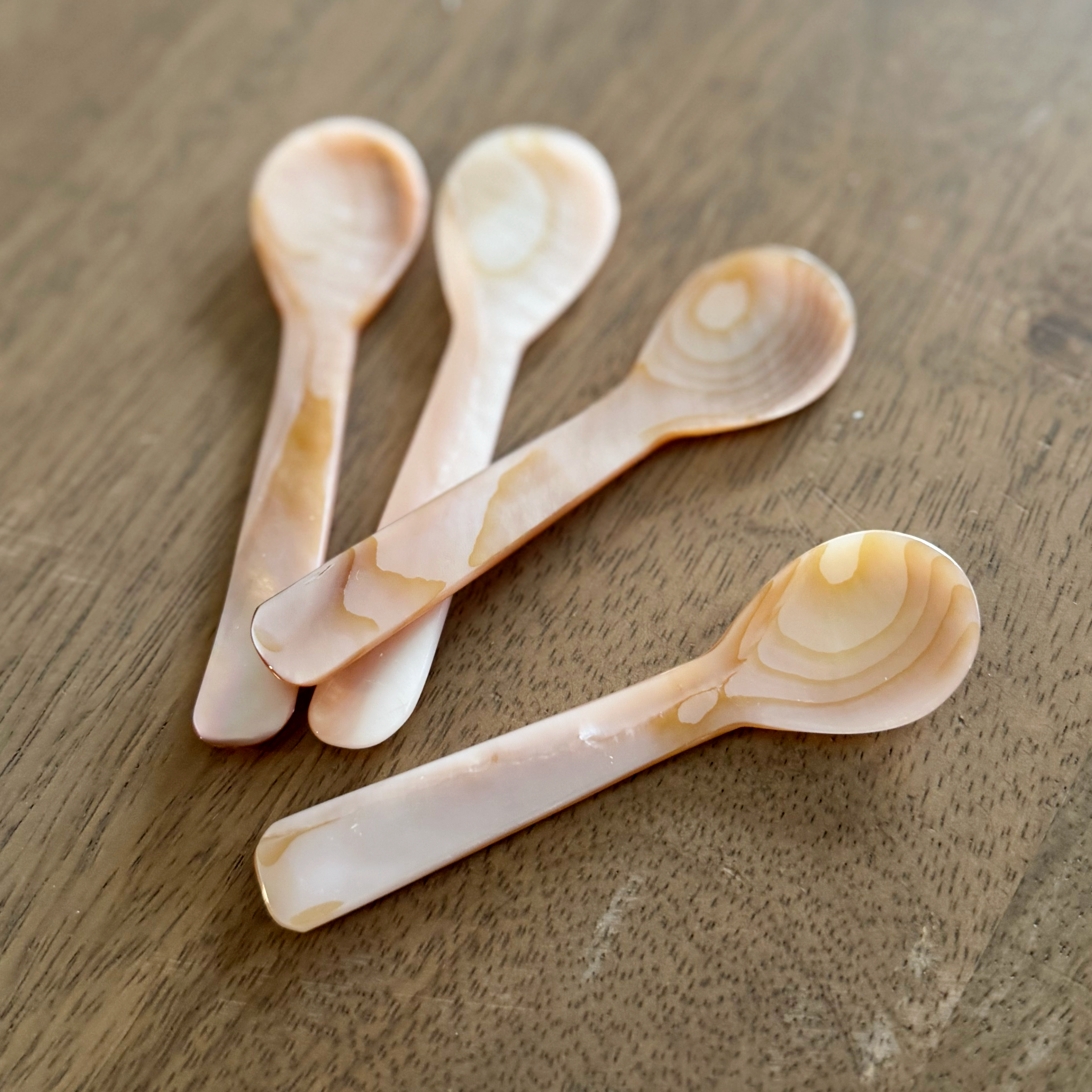Mother-of-Pearl Caviar Spoon | 9 x 2 cm