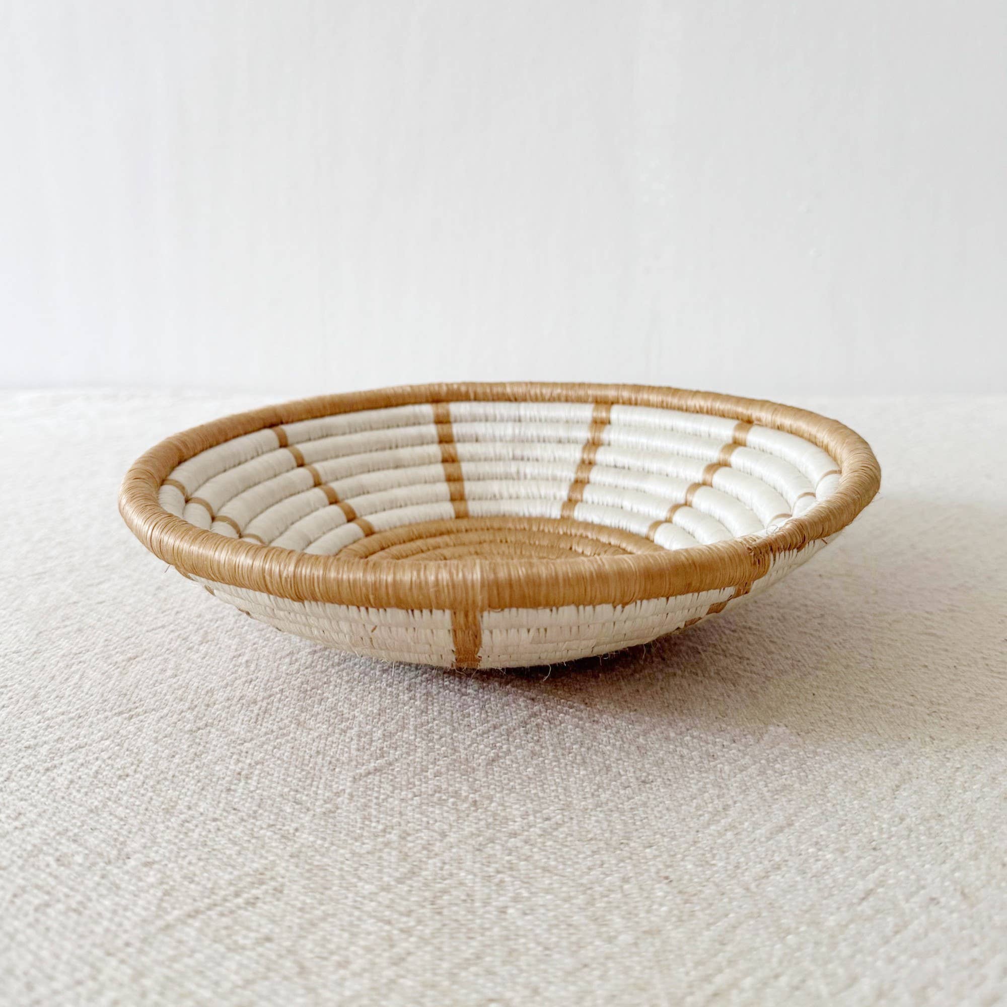 Handwoven Sisal Basket — Rwanda (8&quot;)