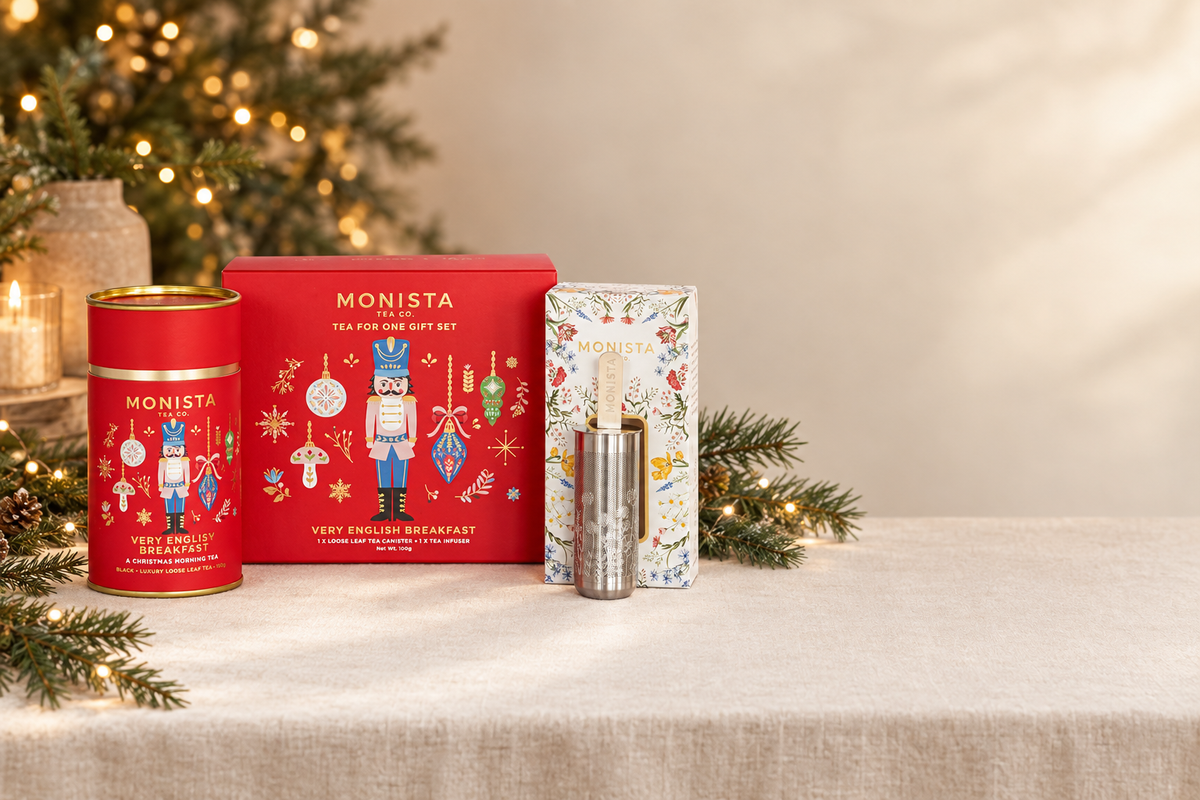 Holiday banner with the gift set on the left