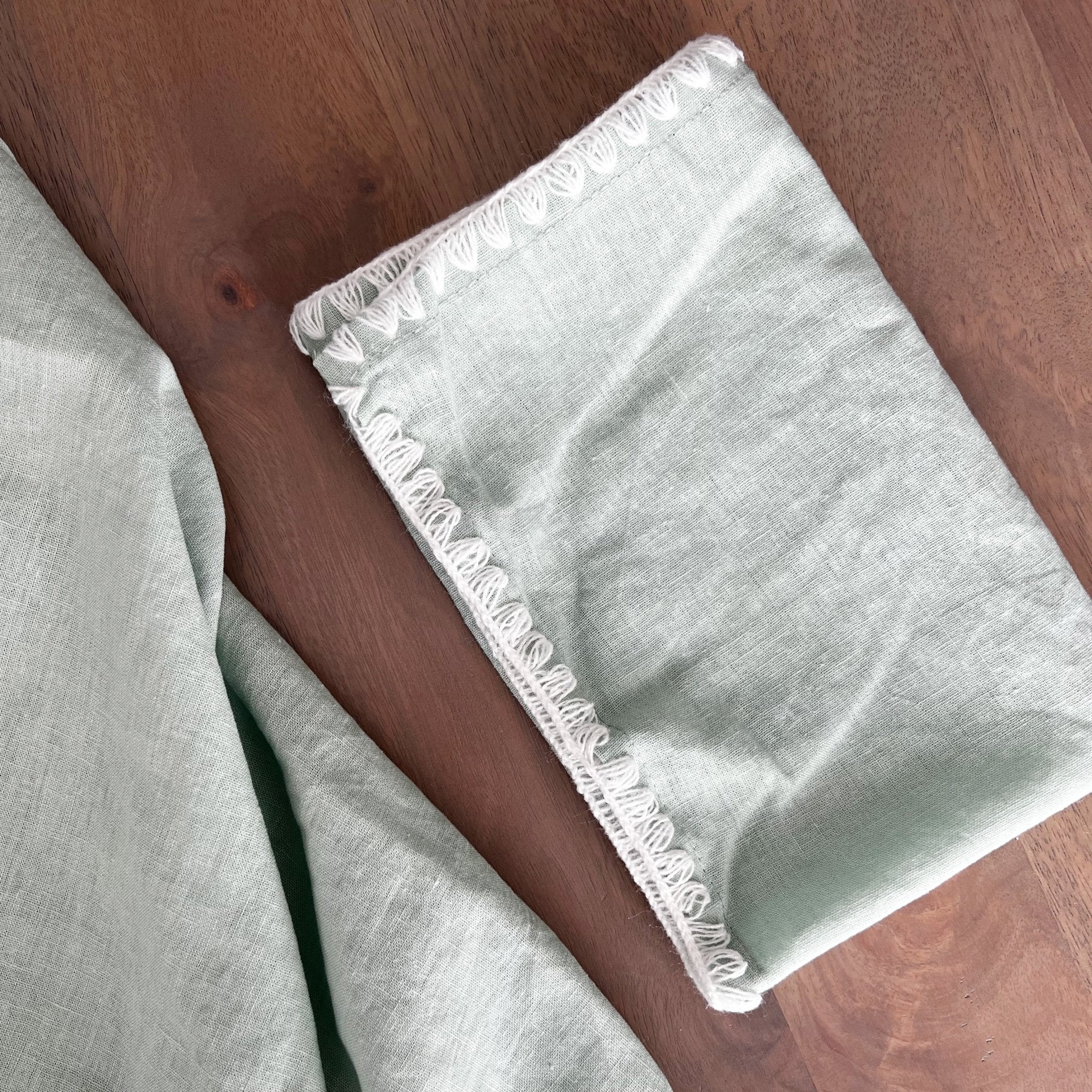 Triangle Stitch Dinner Napkins - Set of 4 - Tea + Linen