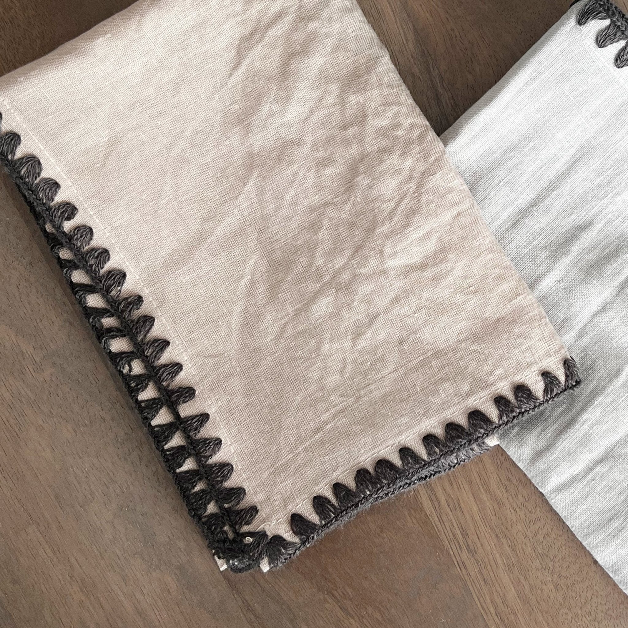 Triangle Stitch Dinner Napkins - Set of 4 - Tea + Linen