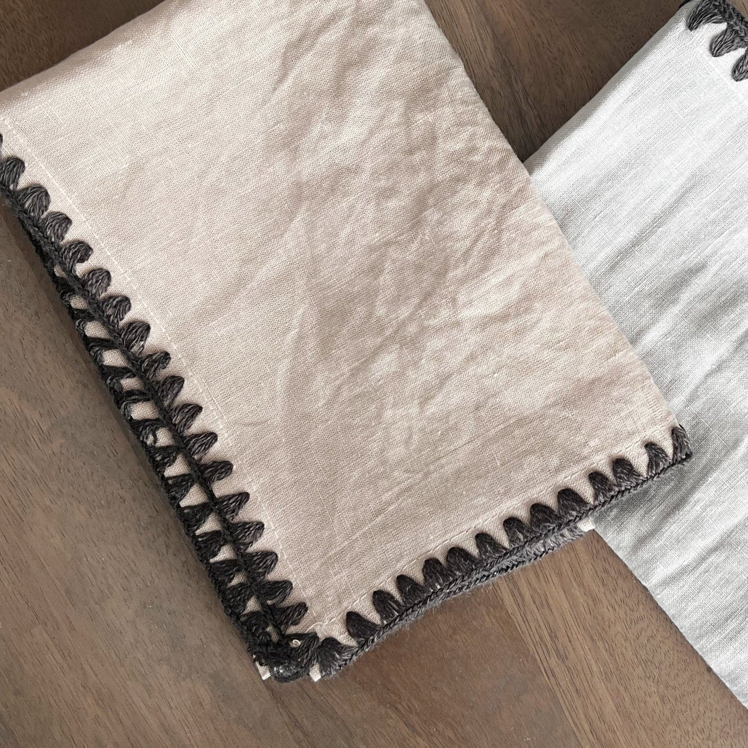 Triangle Stitch Dinner Napkins - Set of 4 - Tea + Linen